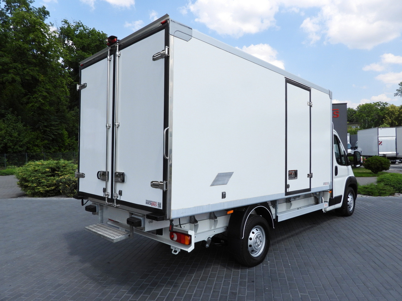 PEUGEOT BOXER REGRIGERATOR BOX 0*C 8 PALLETS CRUISE CONTROL LED LIGHTS AIR CONDITIONING 165HP - Furgoneta frigorifica: foto 3 PEUGEOT BOXER REGRIGERATOR BOX 0*C 8 PALLETS CRUISE CONTROL LED LIGHTS AIR CONDITIONING 165HP - Furgoneta frigorifica: foto 3