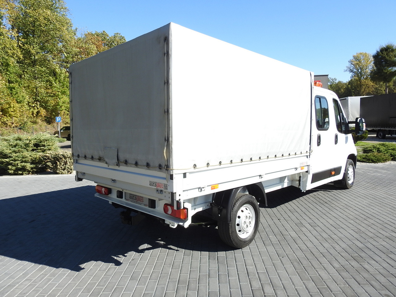 PEUGEOT BOXER STAKE BODY DOUBLE CABIN DOKA 7 SEATS AIR CONDITIONING  140HP - Furgoneta combi: foto 3 PEUGEOT BOXER STAKE BODY DOUBLE CABIN DOKA 7 SEATS AIR CONDITIONING  140HP - Furgoneta combi: foto 3