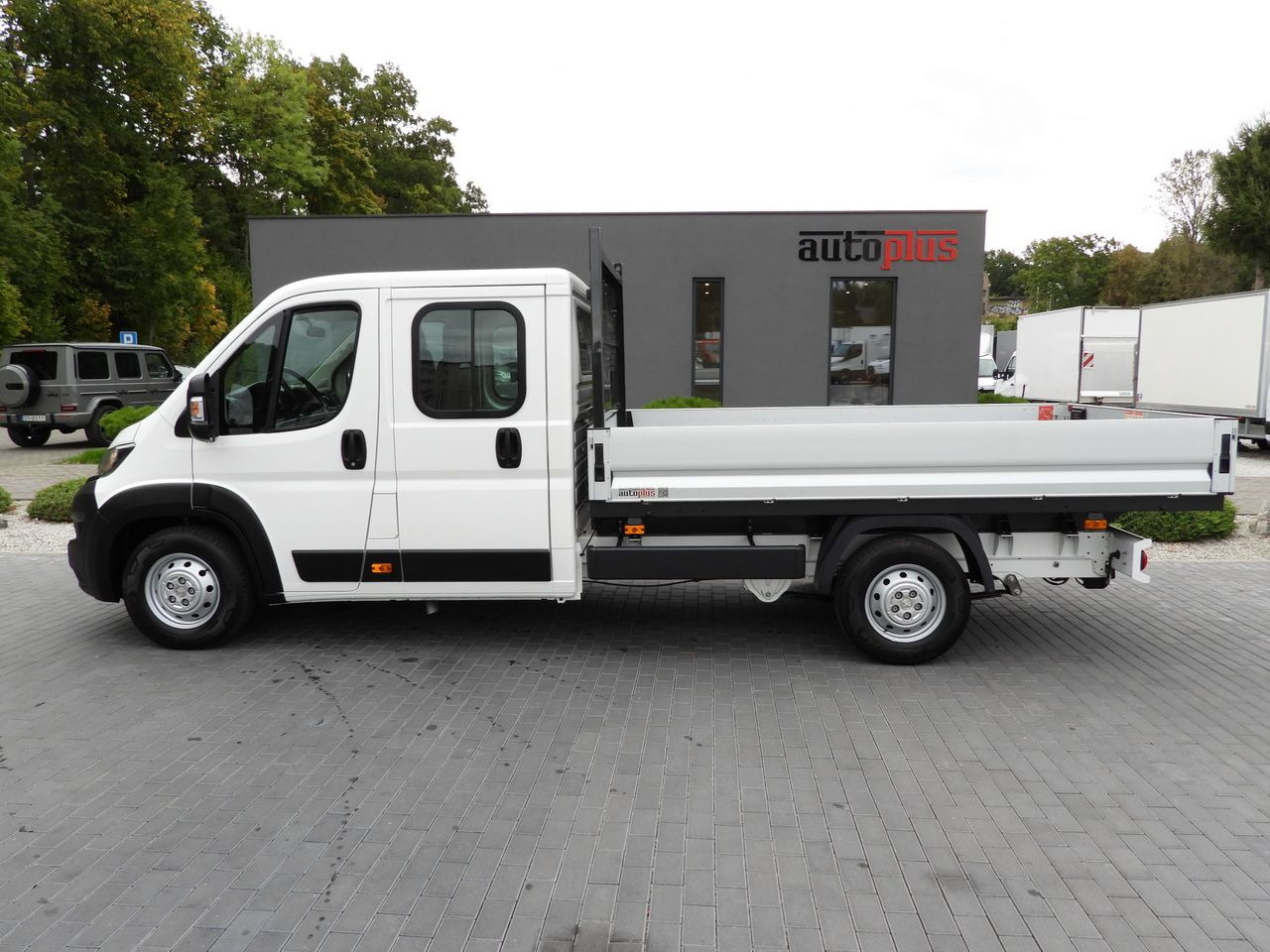 Leasing de PEUGEOT BOXER STAKE BODY DOUBLE CABIN DOKA 7 SEATS CRUISE CONTROL AIR CONDITIONING  140HP PEUGEOT BOXER STAKE BODY DOUBLE CABIN DOKA 7 SEATS CRUISE CONTROL AIR CONDITIONING  140HP: foto 9