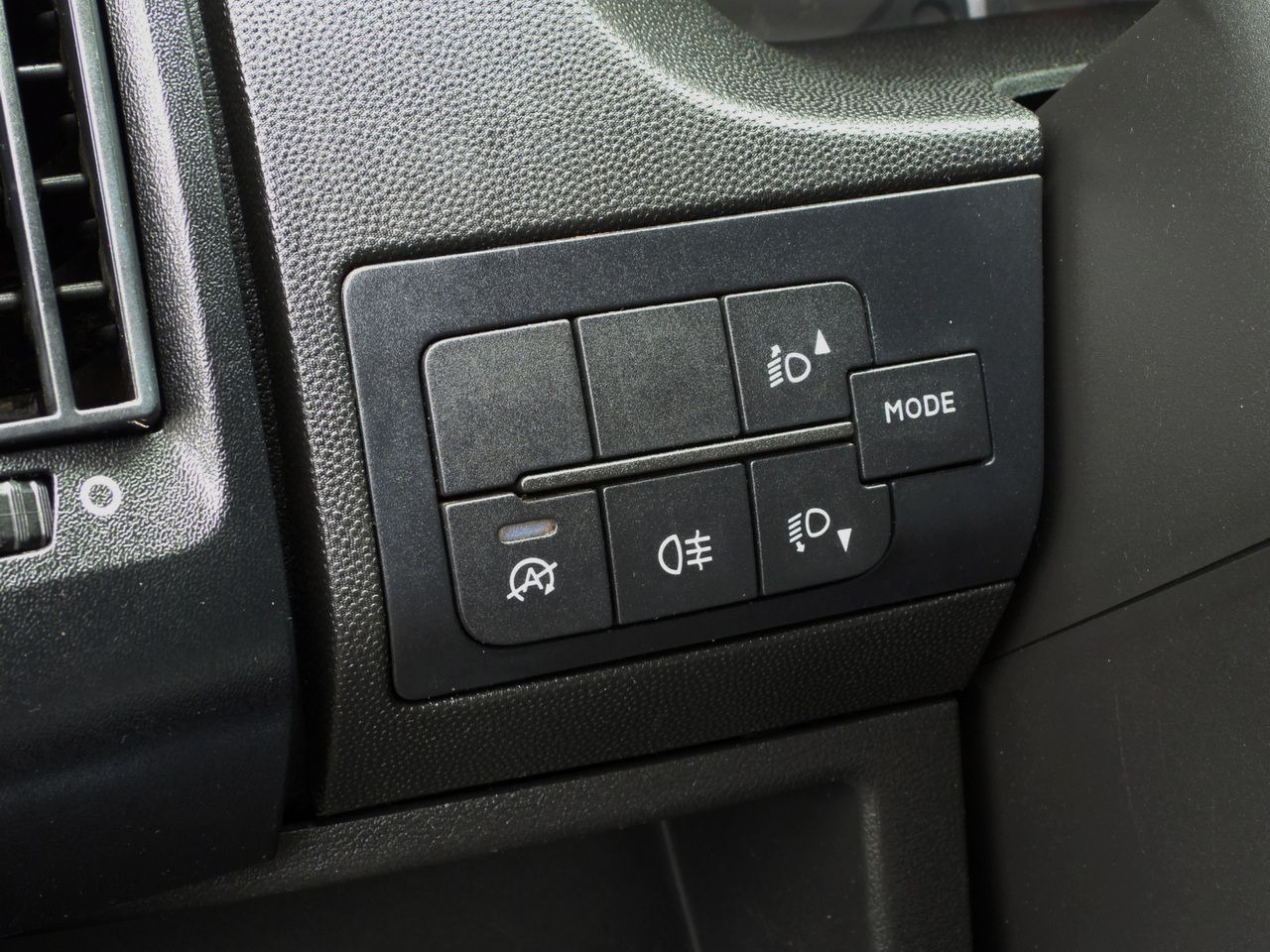 Leasing de PEUGEOT BOXER STAKE BODY DOUBLE CABIN DOKA 7 SEATS CRUISE CONTROL AIR CONDITIONING  140HP PEUGEOT BOXER STAKE BODY DOUBLE CABIN DOKA 7 SEATS CRUISE CONTROL AIR CONDITIONING  140HP: foto 27