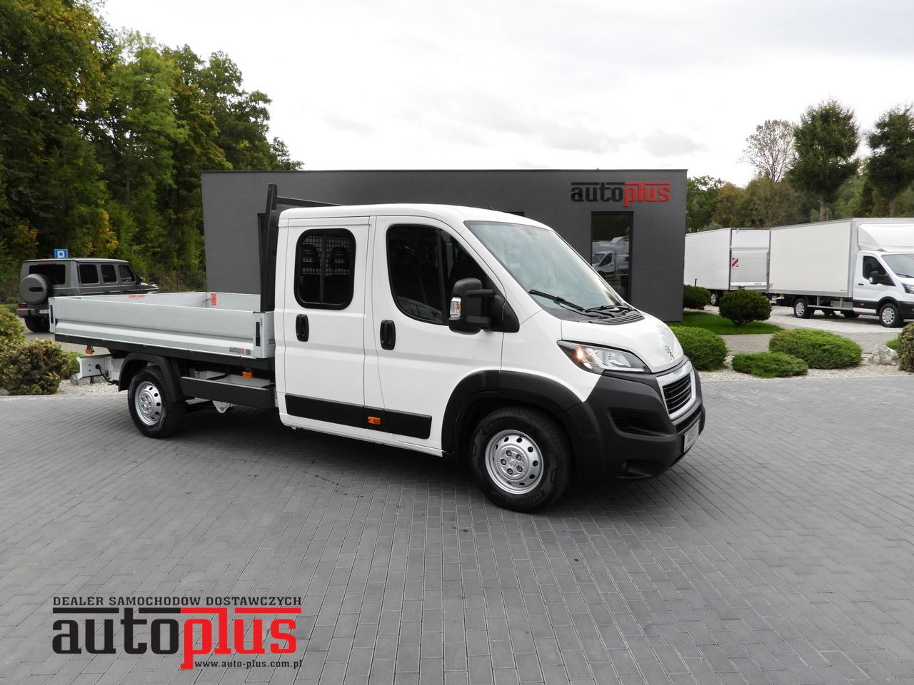 PEUGEOT BOXER STAKE BODY DOUBLE CABIN DOKA 7 SEATS CRUISE CONTROL AIR CONDITIONING 140HP - Furgoneta combi: foto 1 PEUGEOT BOXER STAKE BODY DOUBLE CABIN DOKA 7 SEATS CRUISE CONTROL AIR CONDITIONING 140HP - Furgoneta combi: foto 1