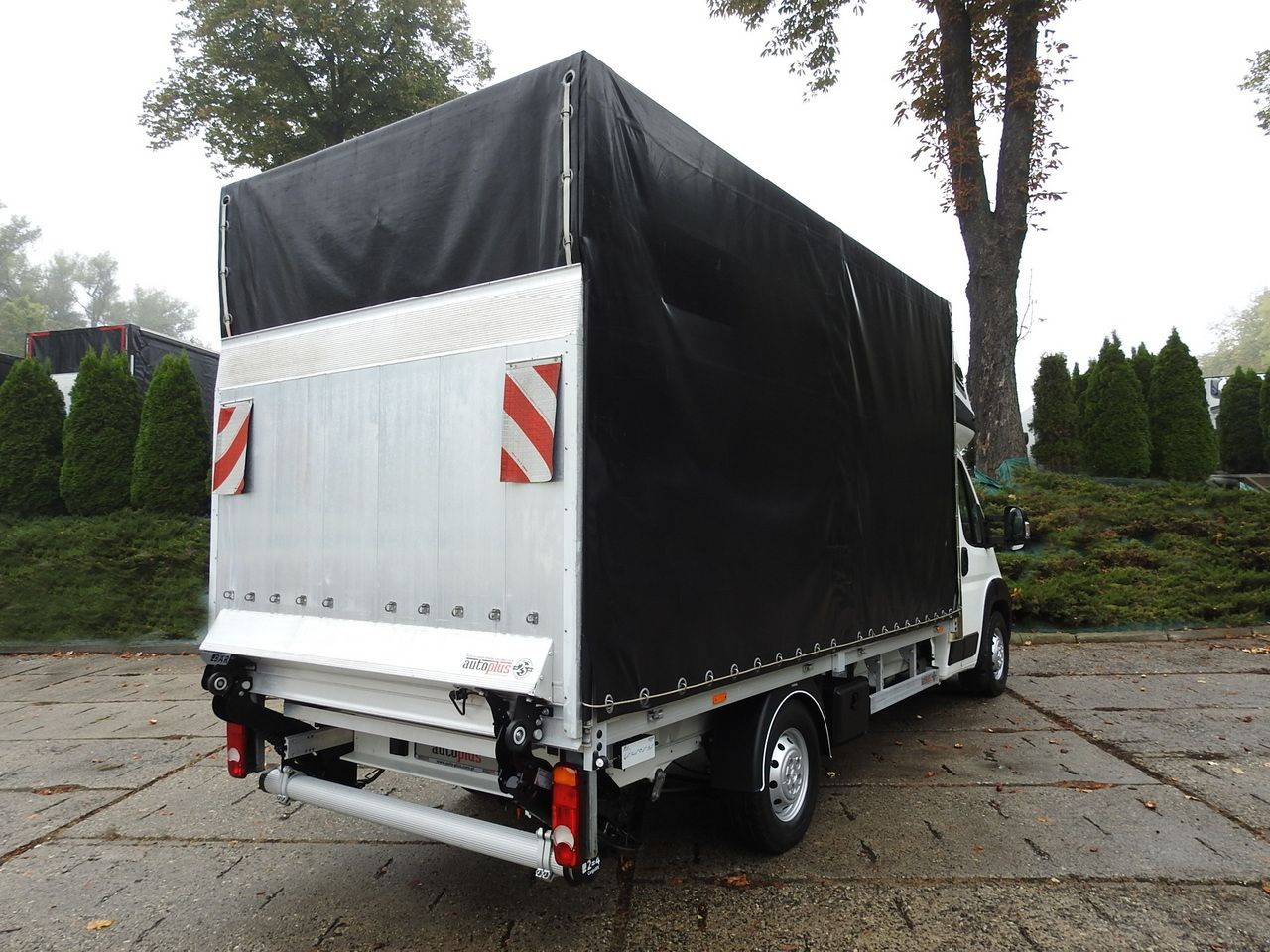 PEUGEOT BOXER TARPAULIN LIFT 8 PALLETS WEBASTO LED LIGHTS AIR CONDITIONING 165HP - Furgoneta con lona: foto 3 PEUGEOT BOXER TARPAULIN LIFT 8 PALLETS WEBASTO LED LIGHTS AIR CONDITIONING 165HP - Furgoneta con lona: foto 3