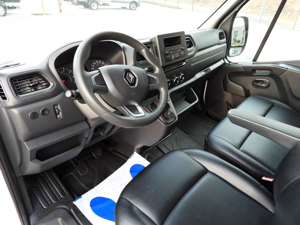 RENAULT MASTER BOX DELIVERY VAN 7 SEATS CRUISE CONTROL LED LIGHTS AIR CONDITIONING 145HP - Furgón: foto 2 RENAULT MASTER BOX DELIVERY VAN 7 SEATS CRUISE CONTROL LED LIGHTS AIR CONDITIONING 145HP - Furgón: foto 2