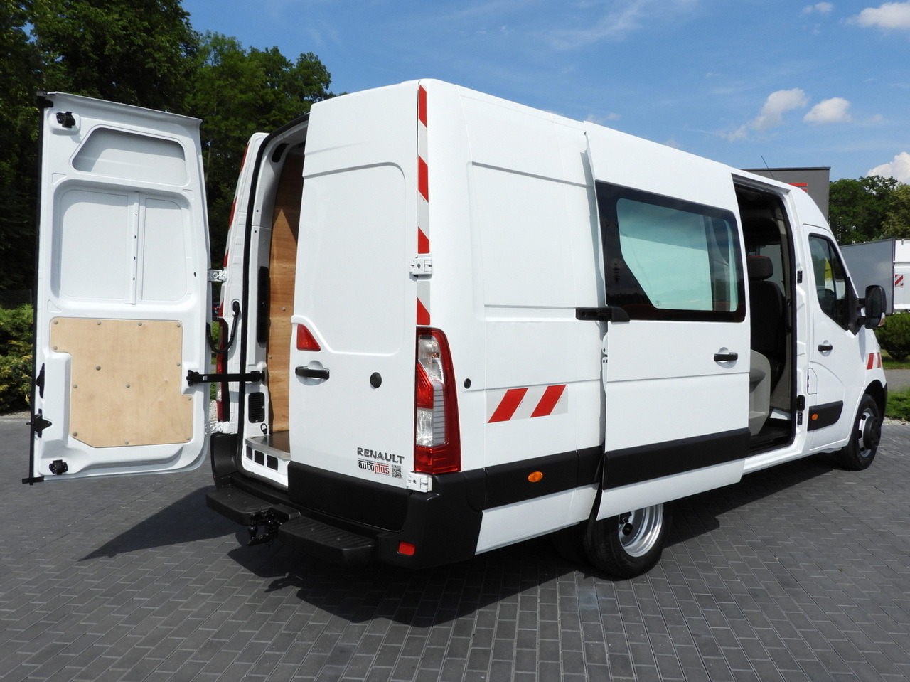 RENAULT MASTER BOX DELIVERY VAN 7 SEATS CRUISE CONTROL TWIN WHEELS AIR CONDITIONING 145HP - Furgón: foto 3 RENAULT MASTER BOX DELIVERY VAN 7 SEATS CRUISE CONTROL TWIN WHEELS AIR CONDITIONING 145HP - Furgón: foto 3