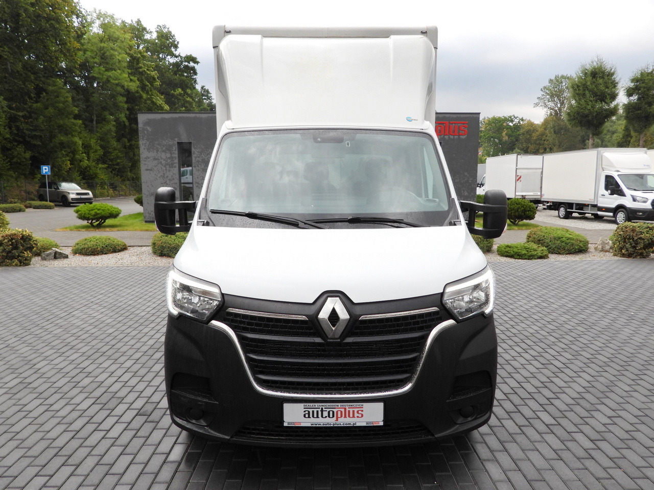 RENAULT MASTER BOX LIFT 8 PALLETS CRUISE CONTROL LED LIGHTS AIR CONDITIONING 145HP - Furgoneta caja cerrada: foto 5 RENAULT MASTER BOX LIFT 8 PALLETS CRUISE CONTROL LED LIGHTS AIR CONDITIONING 145HP - Furgoneta caja cerrada: foto 5