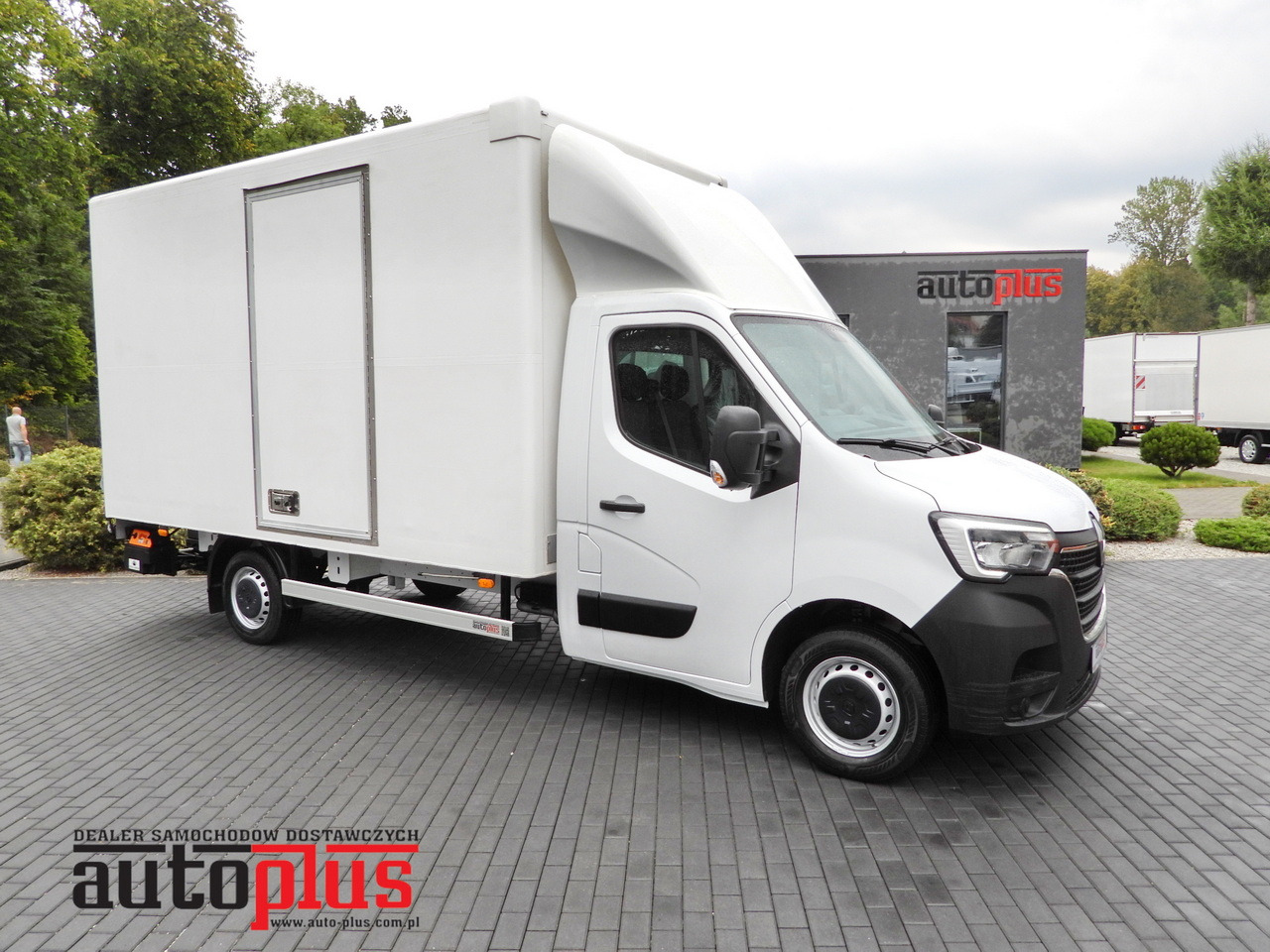 RENAULT MASTER BOX LIFT 8 PALLETS CRUISE CONTROL LED LIGHTS AIR CONDITIONING 145HP - Furgoneta caja cerrada: foto 1 RENAULT MASTER BOX LIFT 8 PALLETS CRUISE CONTROL LED LIGHTS AIR CONDITIONING 145HP - Furgoneta caja cerrada: foto 1