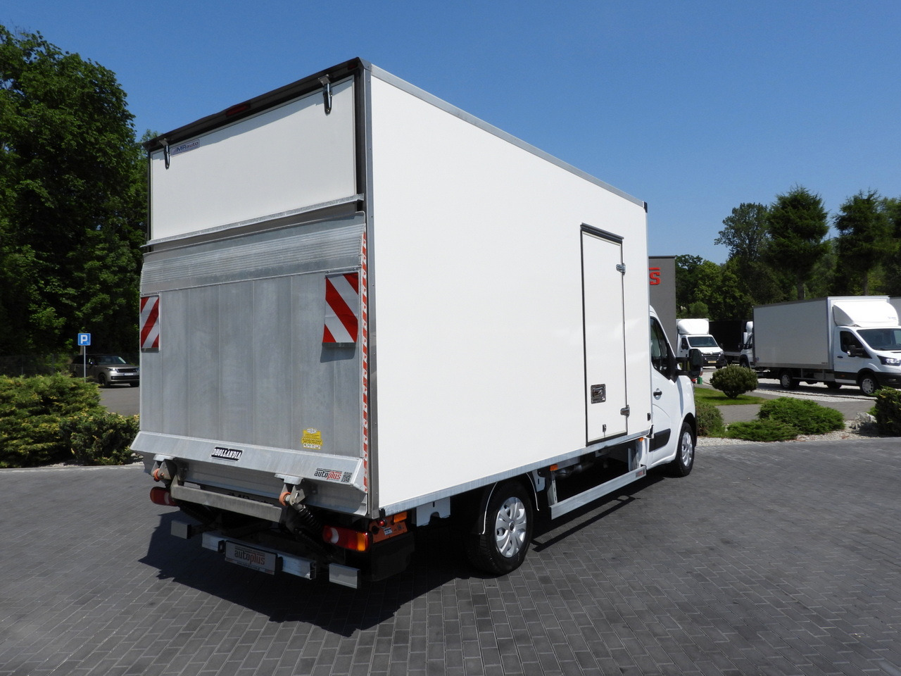 RENAULT MASTER BOX LIFT 8 PALLETS CRUISE CONTROL LED LIGHTS AIR CONDITIONING 165HP - Furgoneta caja cerrada: foto 3 RENAULT MASTER BOX LIFT 8 PALLETS CRUISE CONTROL LED LIGHTS AIR CONDITIONING 165HP - Furgoneta caja cerrada: foto 3