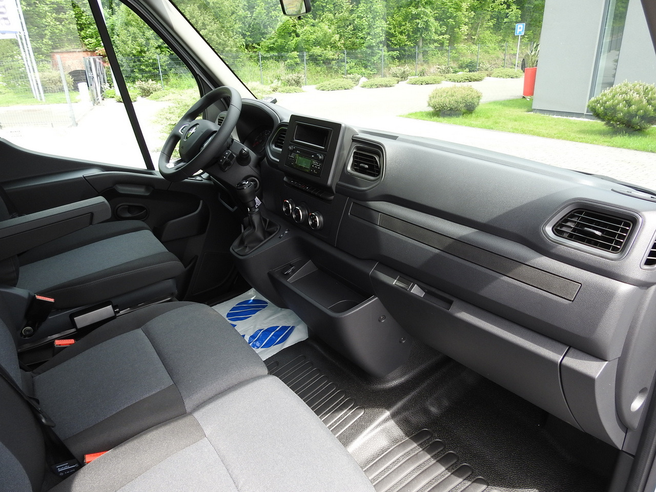 Furgoneta frigorifica RENAULT MASTER NEW REGRIGERATOR BOX -10*C 8 PALLETS CRUISE CONTROL AIR CONDITIONING LED LIGHTS GUARANTEE 165HP: foto 40 Furgoneta frigorifica RENAULT MASTER NEW REGRIGERATOR BOX -10*C 8 PALLETS CRUISE CONTROL AIR CONDITIONING LED LIGHTS GUARANTEE 165HP: foto 40