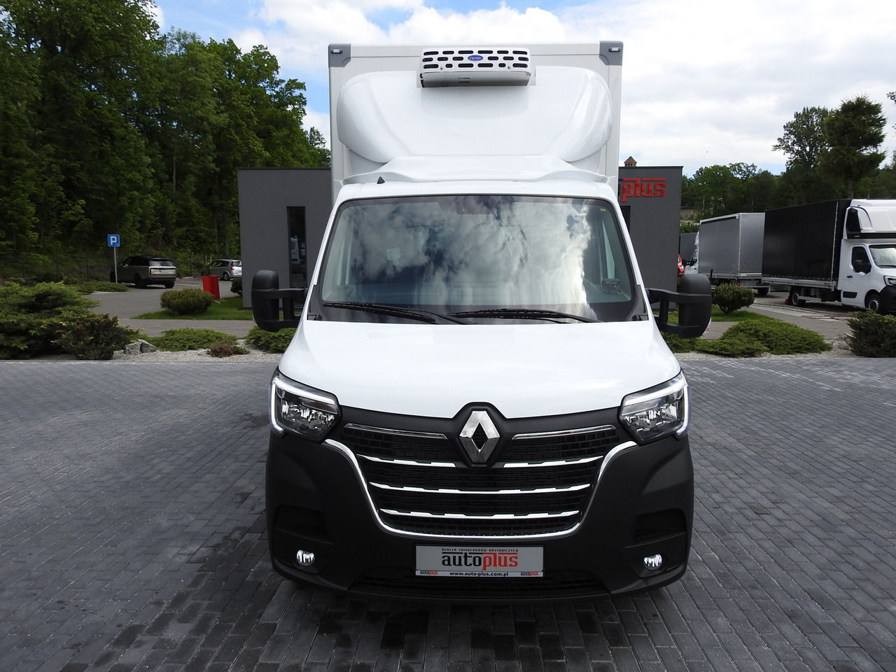 RENAULT MASTER NEW REGRIGERATOR BOX -10*C 8 PALLETS CRUISE CONTROL AIR CONDITIONING LED LIGHTS GUARANTEE 165HP - Furgoneta frigorifica: foto 5 RENAULT MASTER NEW REGRIGERATOR BOX -10*C 8 PALLETS CRUISE CONTROL AIR CONDITIONING LED LIGHTS GUARANTEE 165HP - Furgoneta frigorifica: foto 5
