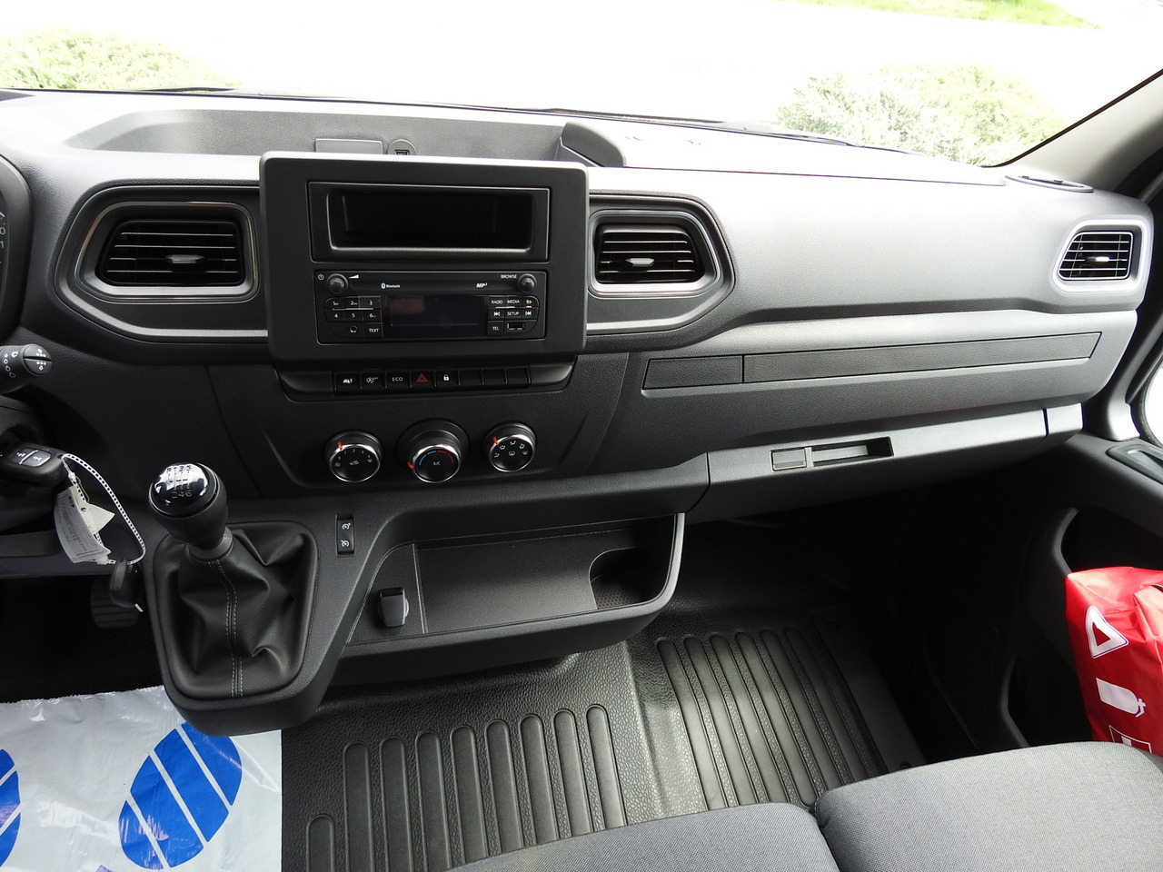 Furgoneta frigorifica RENAULT MASTER NEW REGRIGERATOR BOX -10*C 8 PALLETS CRUISE CONTROL AIR CONDITIONING LED LIGHTS GUARANTEE 165HP: foto 33 Furgoneta frigorifica RENAULT MASTER NEW REGRIGERATOR BOX -10*C 8 PALLETS CRUISE CONTROL AIR CONDITIONING LED LIGHTS GUARANTEE 165HP: foto 33