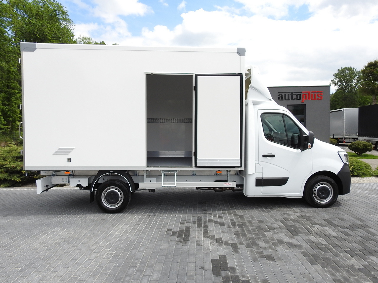 Furgoneta frigorifica RENAULT MASTER NEW REGRIGERATOR BOX -10*C 8 PALLETS CRUISE CONTROL AIR CONDITIONING LED LIGHTS GUARANTEE 165HP: foto 8 Furgoneta frigorifica RENAULT MASTER NEW REGRIGERATOR BOX -10*C 8 PALLETS CRUISE CONTROL AIR CONDITIONING LED LIGHTS GUARANTEE 165HP: foto 8