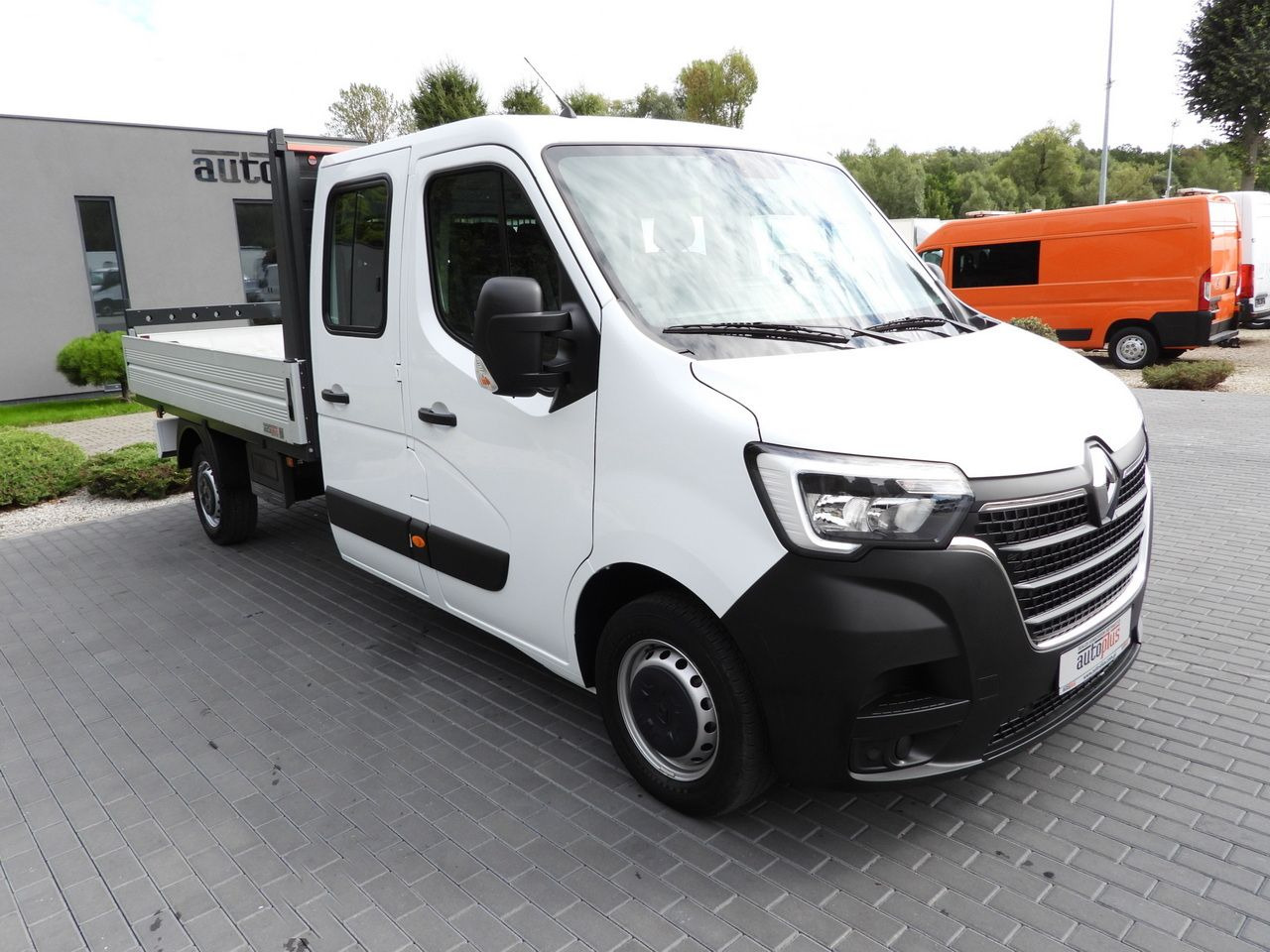 RENAULT MASTER STAKE BODY DOUBLE CABIN DOKA 7 SEATS LED LIGHTS AIR CONDITIONING 145HP - Furgoneta caja abierta: foto 4 RENAULT MASTER STAKE BODY DOUBLE CABIN DOKA 7 SEATS LED LIGHTS AIR CONDITIONING 145HP - Furgoneta caja abierta: foto 4