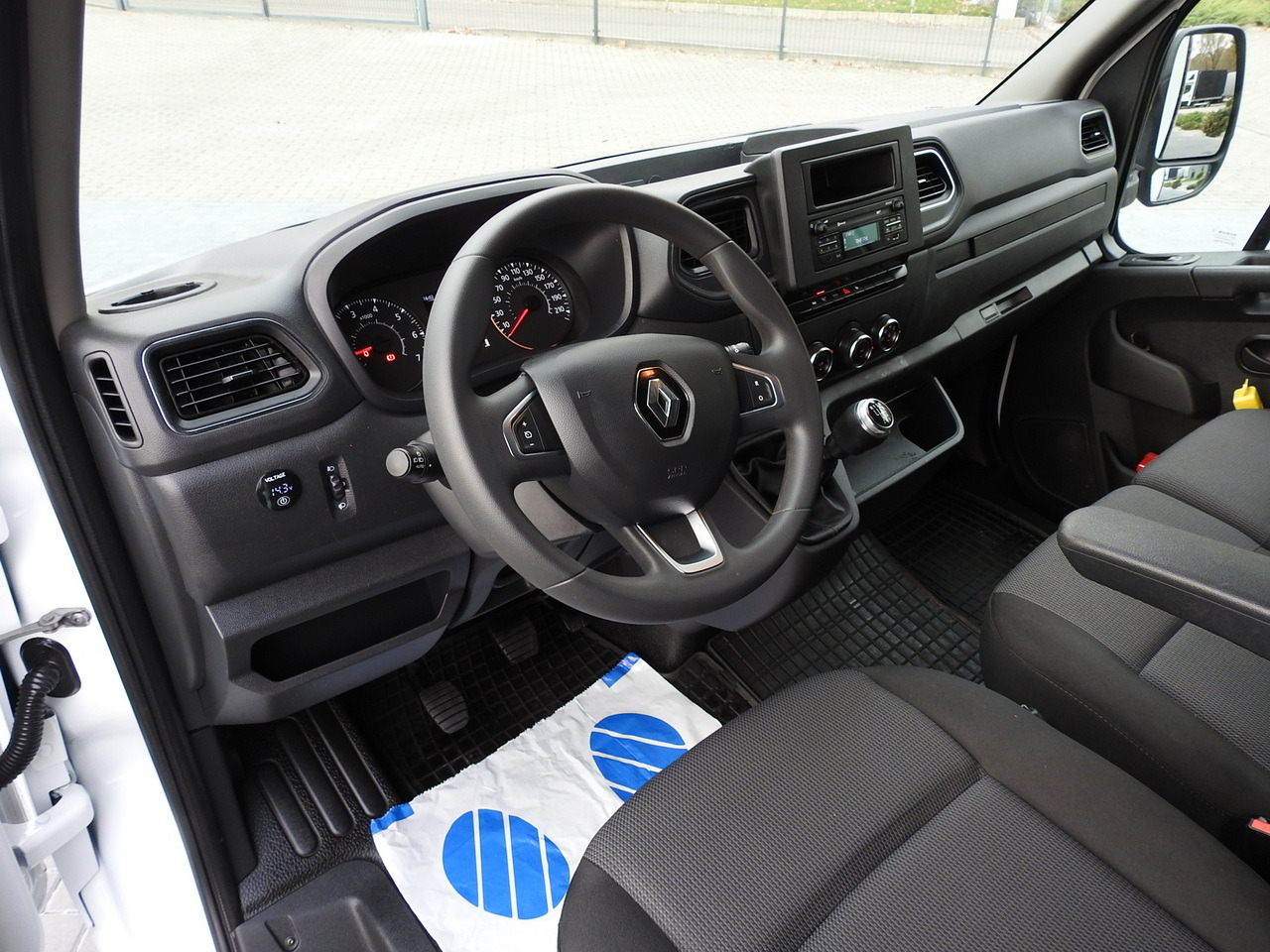 RENAULT MASTER TARPAULIN 10 PALLETS WEBASTO CRUISE CONTROL AIR CONDITIONING LED LIGHTS PNEUMATICS 165HP - Furgoneta con lona: foto 2 RENAULT MASTER TARPAULIN 10 PALLETS WEBASTO CRUISE CONTROL AIR CONDITIONING LED LIGHTS PNEUMATICS 165HP - Furgoneta con lona: foto 2