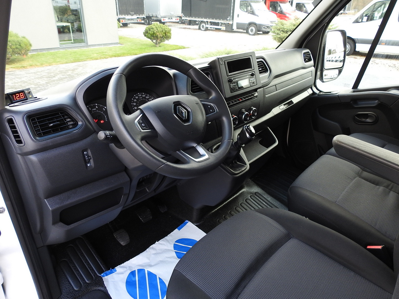 RENAULT MASTER TARPAULIN 10 PALLETS WEBASTO CRUISE CONTROL AIR CONDITIONING LED LIGHTS PNEUMATICS 165HP - Furgoneta con lona: foto 2 RENAULT MASTER TARPAULIN 10 PALLETS WEBASTO CRUISE CONTROL AIR CONDITIONING LED LIGHTS PNEUMATICS 165HP - Furgoneta con lona: foto 2