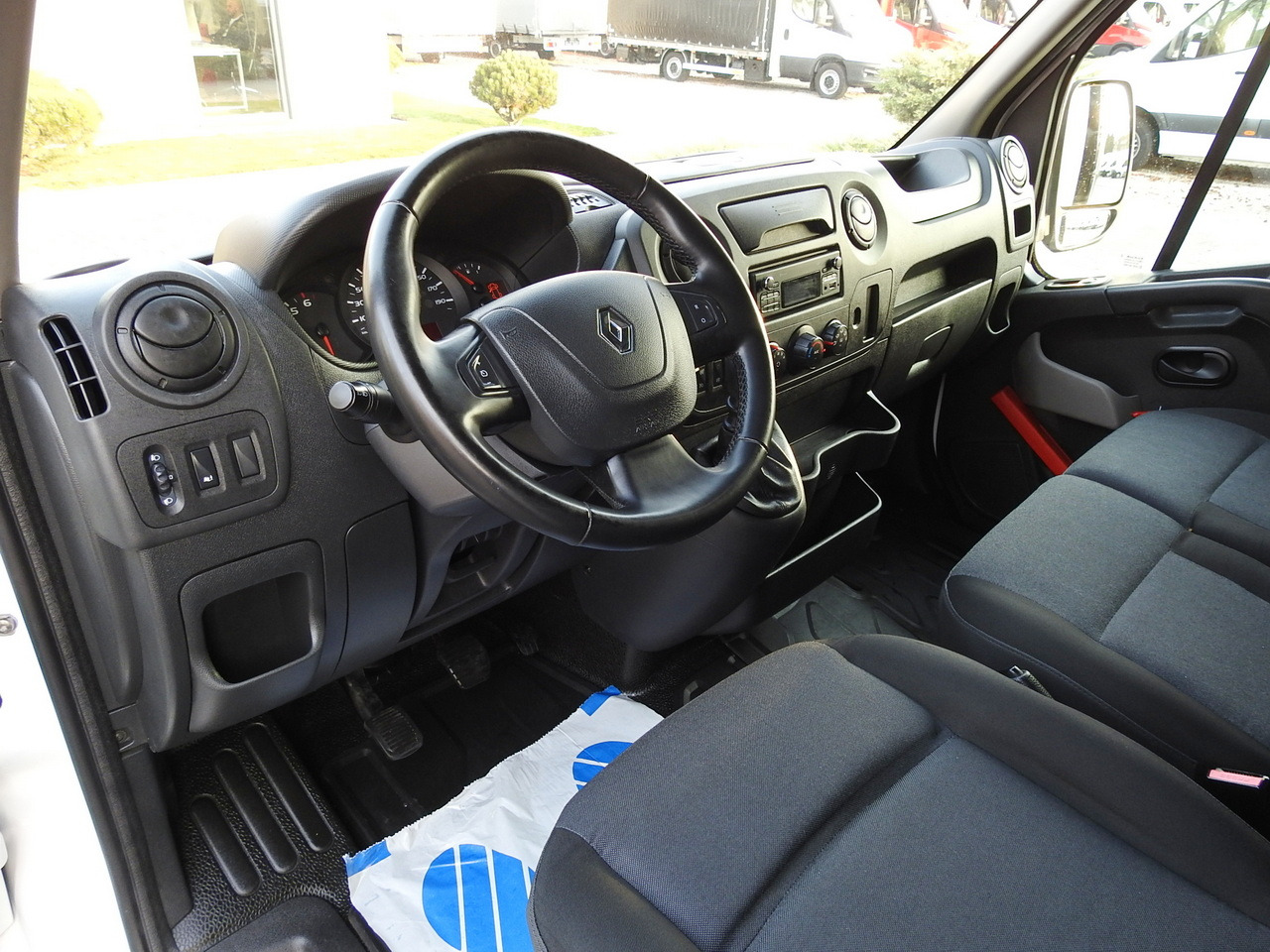 RENAULT MASTER TARPAULIN 10 PALLETS WEBASTO CRUISE CONTROL AIR CONDITIONING PNEUMATICS 170HP - Furgoneta con lona: foto 2 RENAULT MASTER TARPAULIN 10 PALLETS WEBASTO CRUISE CONTROL AIR CONDITIONING PNEUMATICS 170HP - Furgoneta con lona: foto 2