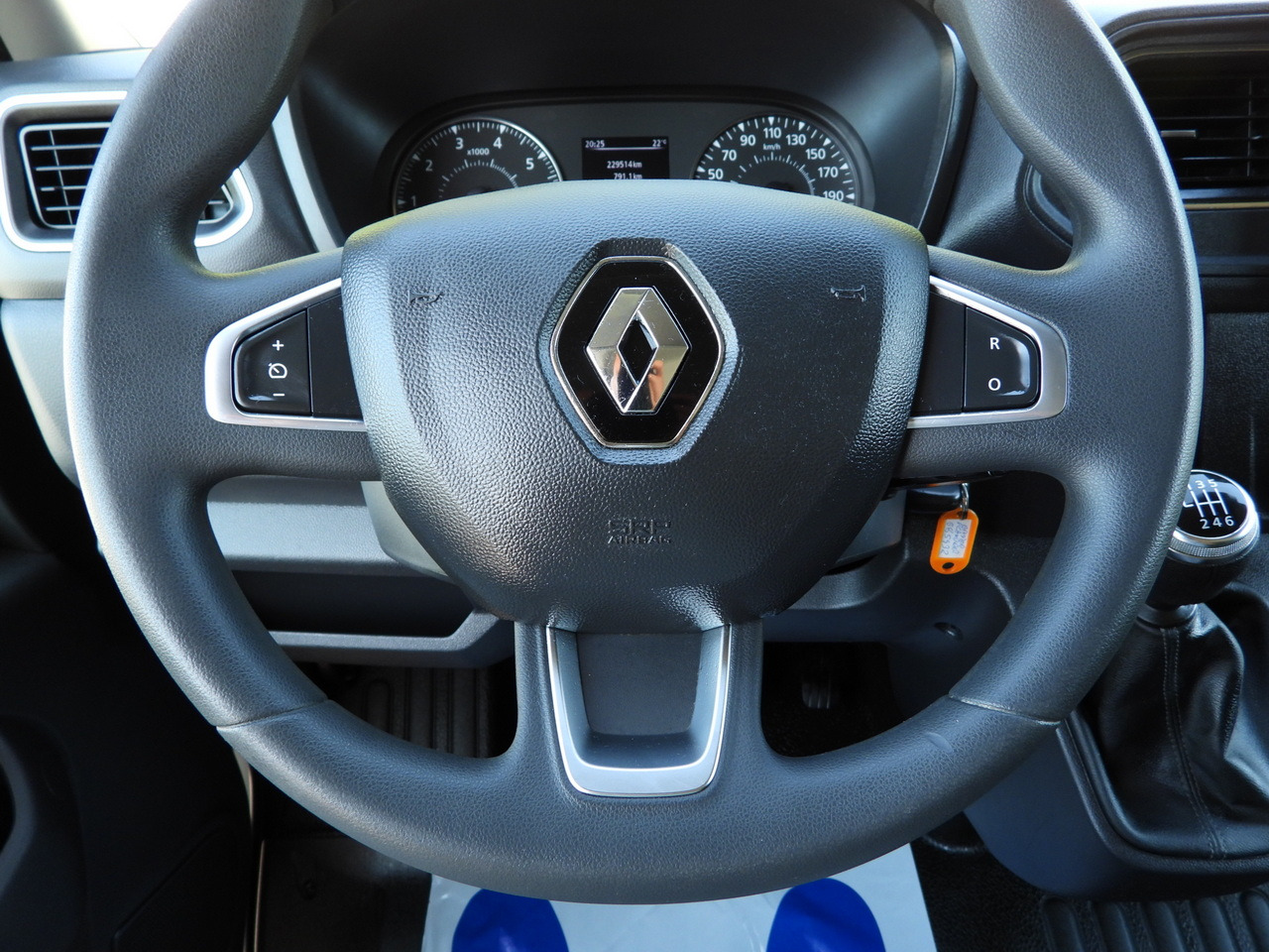 Furgoneta con lona RENAULT MASTER TARPAULIN 10 PALLETS WEBASTO CRUISE CONTROL LED LIGHTS AIR CONDITIONING 165HP: foto 29 Furgoneta con lona RENAULT MASTER TARPAULIN 10 PALLETS WEBASTO CRUISE CONTROL LED LIGHTS AIR CONDITIONING 165HP: foto 29