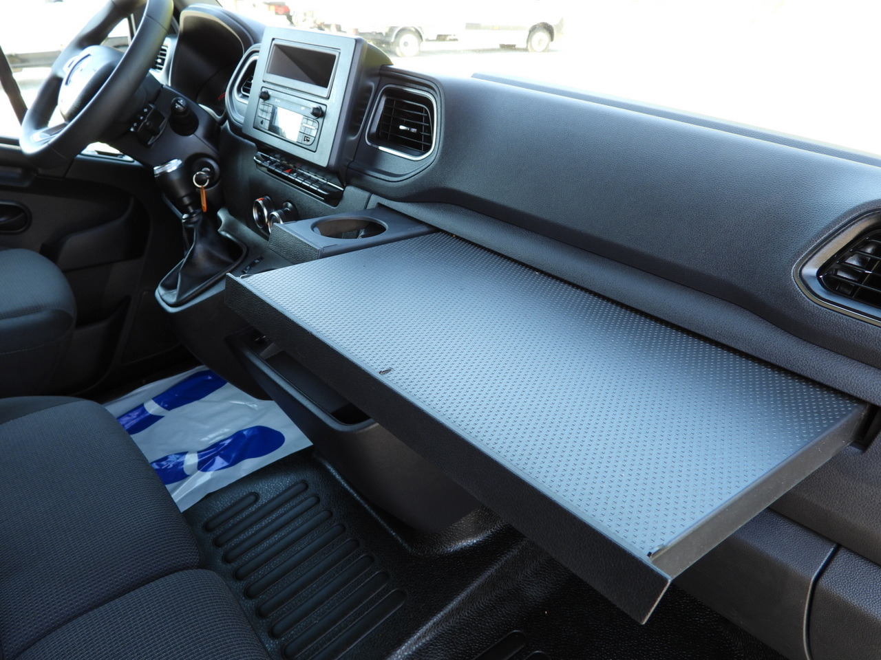 Furgoneta con lona RENAULT MASTER TARPAULIN 10 PALLETS WEBASTO CRUISE CONTROL LED LIGHTS AIR CONDITIONING 165HP: foto 38 Furgoneta con lona RENAULT MASTER TARPAULIN 10 PALLETS WEBASTO CRUISE CONTROL LED LIGHTS AIR CONDITIONING 165HP: foto 38