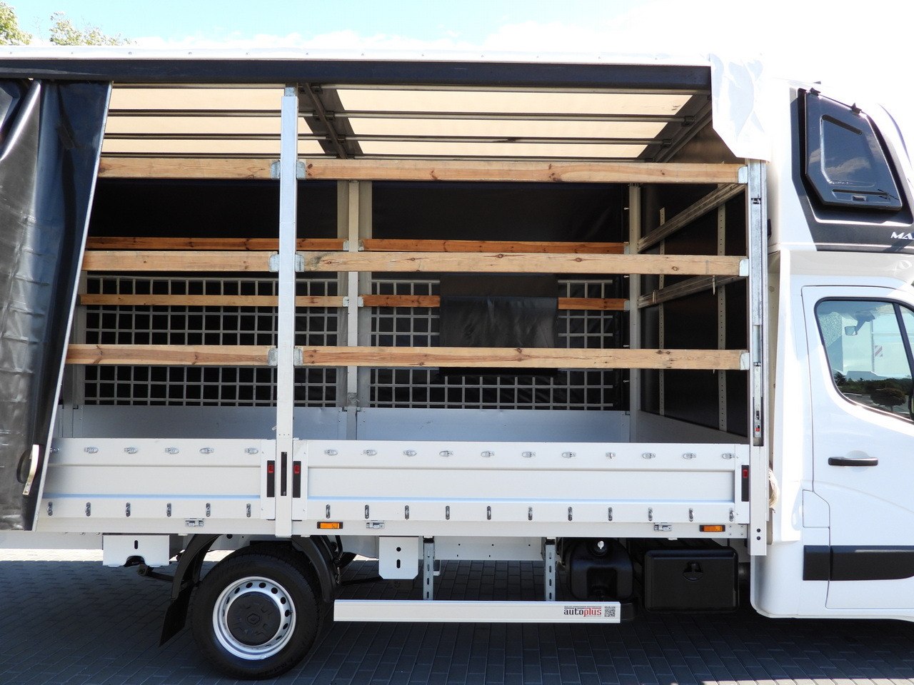 Furgoneta con lona RENAULT MASTER TARPAULIN 10 PALLETS WEBASTO CRUISE CONTROL LED LIGHTS AIR CONDITIONING 165HP: foto 24 Furgoneta con lona RENAULT MASTER TARPAULIN 10 PALLETS WEBASTO CRUISE CONTROL LED LIGHTS AIR CONDITIONING 165HP: foto 24