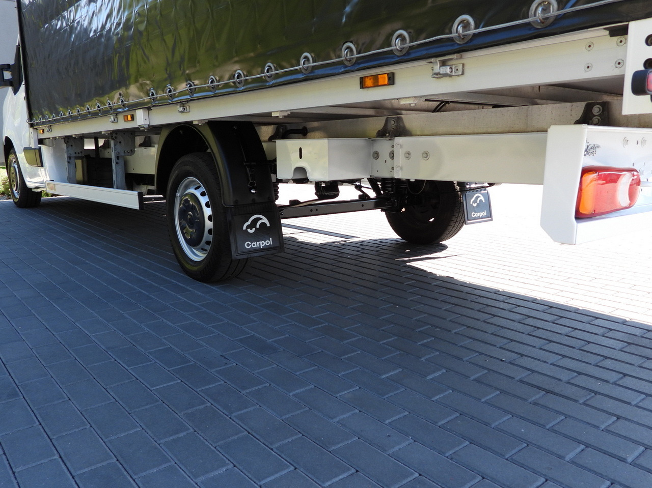 Furgoneta con lona RENAULT MASTER TARPAULIN 10 PALLETS WEBASTO CRUISE CONTROL LED LIGHTS AIR CONDITIONING 165HP: foto 15 Furgoneta con lona RENAULT MASTER TARPAULIN 10 PALLETS WEBASTO CRUISE CONTROL LED LIGHTS AIR CONDITIONING 165HP: foto 15