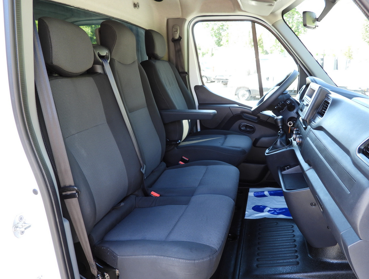 Furgoneta con lona RENAULT MASTER TARPAULIN 10 PALLETS WEBASTO CRUISE CONTROL LED LIGHTS AIR CONDITIONING 165HP: foto 36 Furgoneta con lona RENAULT MASTER TARPAULIN 10 PALLETS WEBASTO CRUISE CONTROL LED LIGHTS AIR CONDITIONING 165HP: foto 36