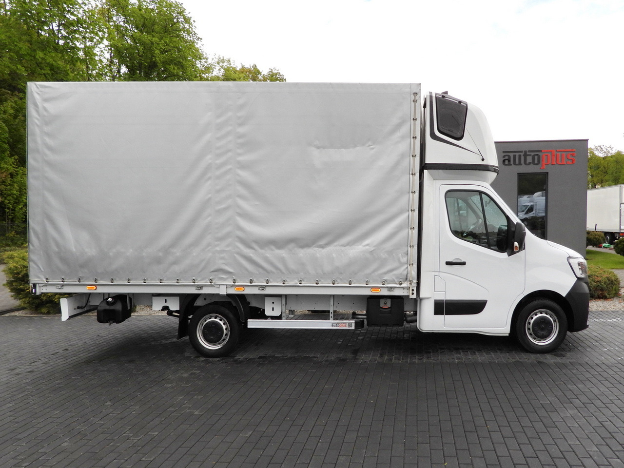 Furgoneta con lona RENAULT MASTER  TARPAULIN 10 PALLETS WEBASTO CRUISE CONTROL LED LIGHTS PNEUMATICS AIR CONDITIONING  165HP: foto 7