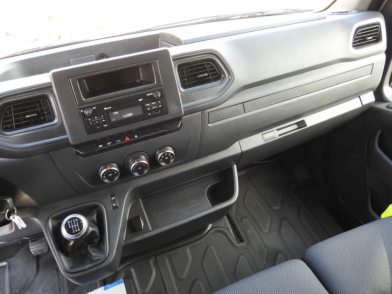 Furgoneta con lona RENAULT MASTER  TARPAULIN 10 PALLETS WEBASTO CRUISE CONTROL LED LIGHTS PNEUMATICS AIR CONDITIONING  165HP: foto 37