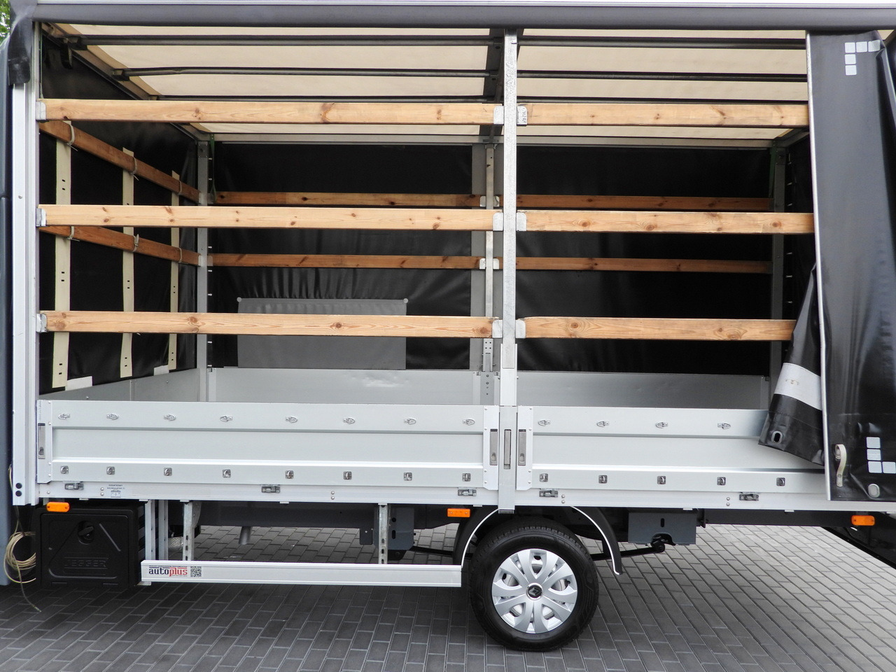 Furgoneta con lona RENAULT MASTER TARPAULIN 10 PALLETS WEBASTO CRUISE CONTROL LED LIGHTS PNEUMATICS AIR CONDITIONING  165HP: foto 23
