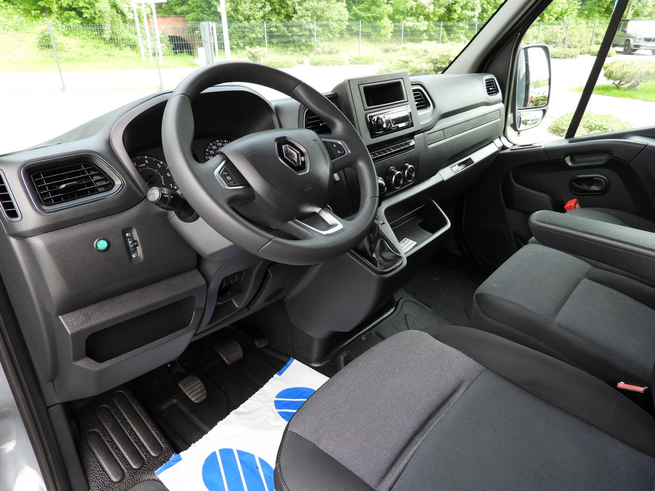 RENAULT MASTER TARPAULIN 10 PALLETS WEBASTO CRUISE CONTROL LED LIGHTS PNEUMATICS AIR CONDITIONING 165HP - Furgoneta con lona: foto 2 RENAULT MASTER TARPAULIN 10 PALLETS WEBASTO CRUISE CONTROL LED LIGHTS PNEUMATICS AIR CONDITIONING 165HP - Furgoneta con lona: foto 2