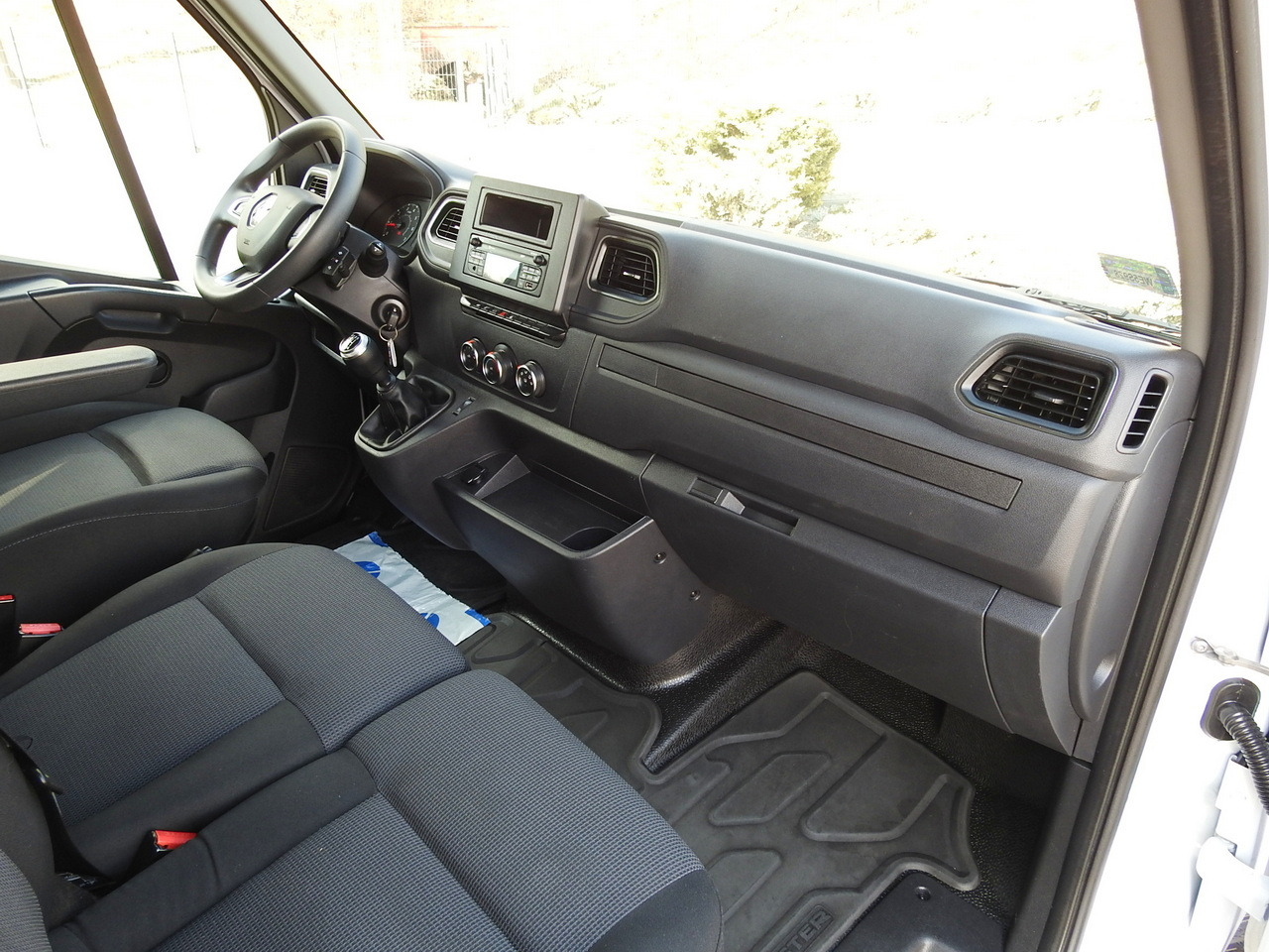 Furgoneta con lona RENAULT MASTER  TARPAULIN 10 PALLETS WEBASTO CRUISE CONTROL LED LIGHTS PNEUMATICS AIR CONDITIONING  165HP: foto 47