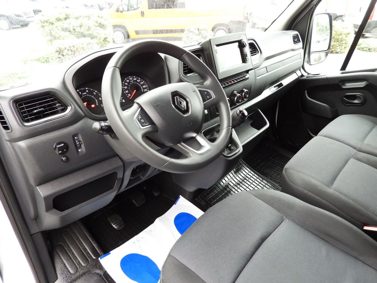 RENAULT MASTER TARPAULIN 12 PALLETS WEBASTO CRUISE CONTROL NAVIGATION LED LIGHTS PNEUMATICS AIR CONDITIONING 165HP - Furgoneta con lona: foto 2 RENAULT MASTER TARPAULIN 12 PALLETS WEBASTO CRUISE CONTROL NAVIGATION LED LIGHTS PNEUMATICS AIR CONDITIONING 165HP - Furgoneta con lona: foto 2