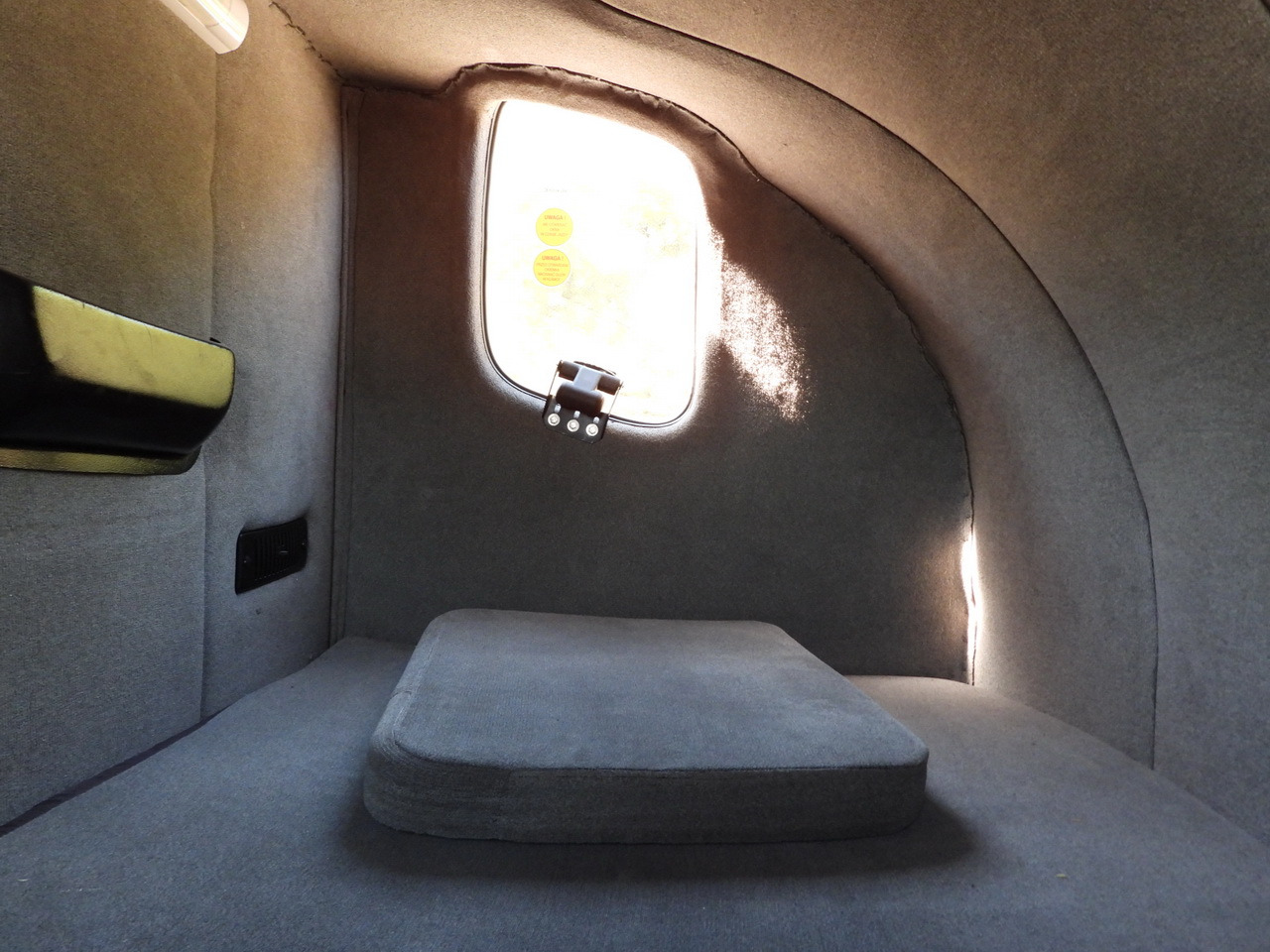 Furgoneta con lona RENAULT MASTER TARPAULIN WEBASTO CRUISE CONTROL LED LIGHTS PNEUMATICS AIR CONDITIONING 165HP: foto 42 Furgoneta con lona RENAULT MASTER TARPAULIN WEBASTO CRUISE CONTROL LED LIGHTS PNEUMATICS AIR CONDITIONING 165HP: foto 42