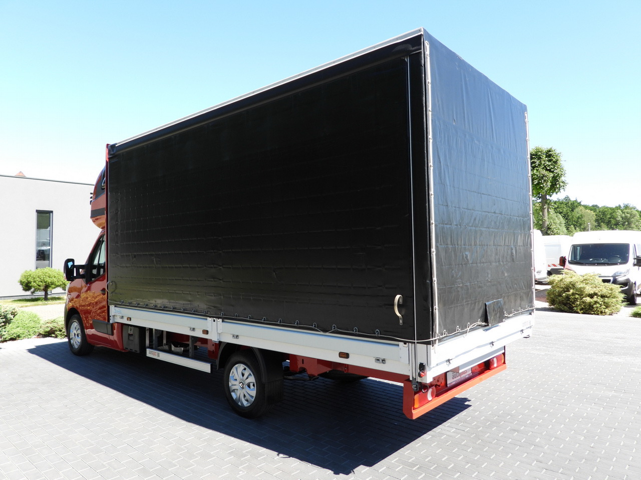 Furgoneta con lona RENAULT MASTER TARPAULIN WEBASTO CRUISE CONTROL LED LIGHTS PNEUMATICS AIR CONDITIONING 165HP: foto 10 Furgoneta con lona RENAULT MASTER TARPAULIN WEBASTO CRUISE CONTROL LED LIGHTS PNEUMATICS AIR CONDITIONING 165HP: foto 10