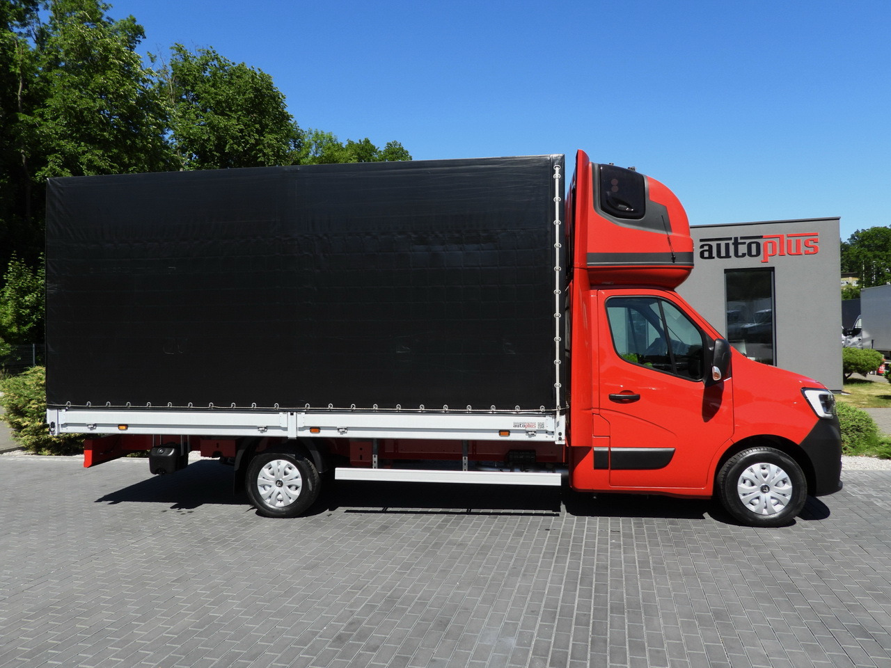 Furgoneta con lona RENAULT MASTER TARPAULIN WEBASTO CRUISE CONTROL LED LIGHTS PNEUMATICS AIR CONDITIONING 165HP: foto 7 Furgoneta con lona RENAULT MASTER TARPAULIN WEBASTO CRUISE CONTROL LED LIGHTS PNEUMATICS AIR CONDITIONING 165HP: foto 7