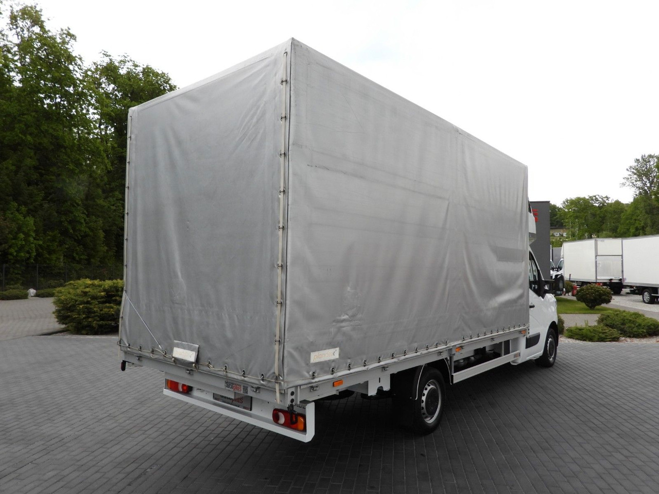 Renault MASTER PRITSCHE PLANE 10 PALETTEN TEMPOMAT A/C - Furgoneta con lona: foto 3 Renault MASTER PRITSCHE PLANE 10 PALETTEN TEMPOMAT A/C - Furgoneta con lona: foto 3