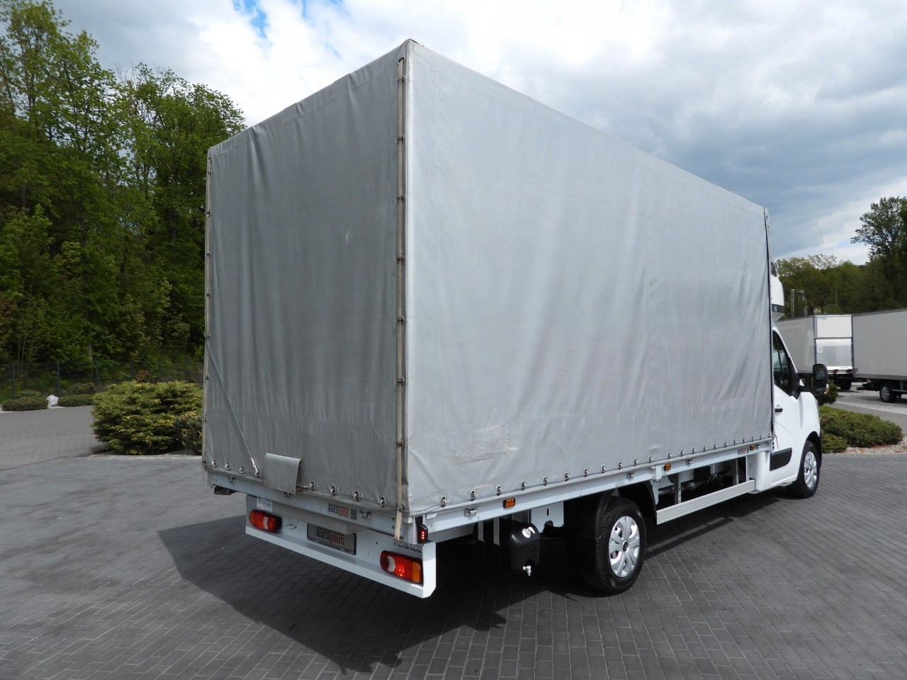 Renault MASTER PRITSCHE PLANE 10 PALETTEN WEBASTO A/C - Furgoneta con lona: foto 3 Renault MASTER PRITSCHE PLANE 10 PALETTEN WEBASTO A/C - Furgoneta con lona: foto 3