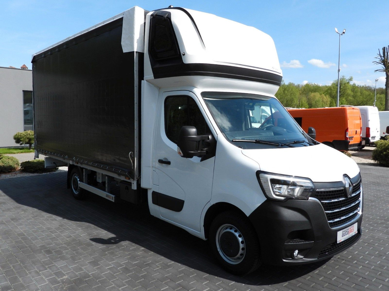 Renault MASTER PRITSCHE PLANE 10 PALETTEN WEBASTO A/C - Furgoneta con lona: foto 4 Renault MASTER PRITSCHE PLANE 10 PALETTEN WEBASTO A/C - Furgoneta con lona: foto 4