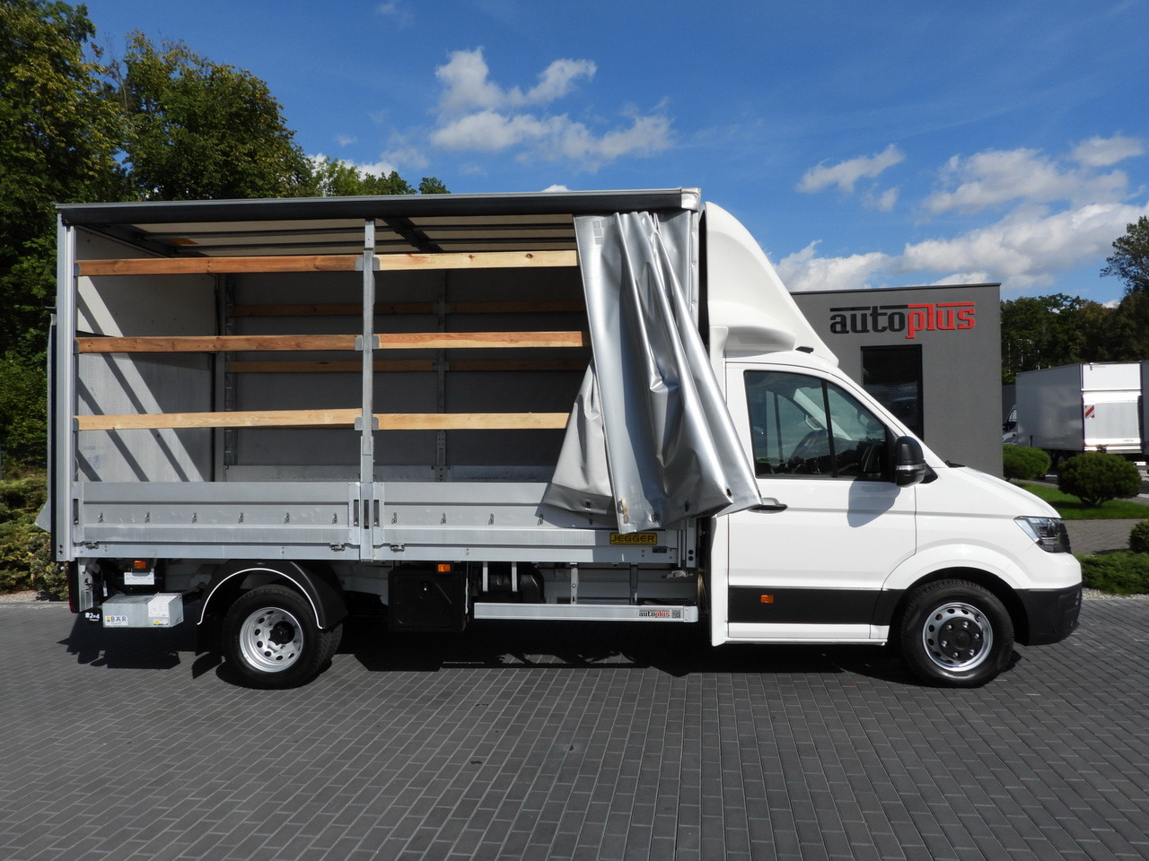 Furgoneta con lona VOLKSWAGEN CRAFTER TARPAULIN LIFT 8 PALLETS CRUISE CONTROL LED LIGHTS TWIN WHEELS AIR CONDITIONING  180HP: foto 8