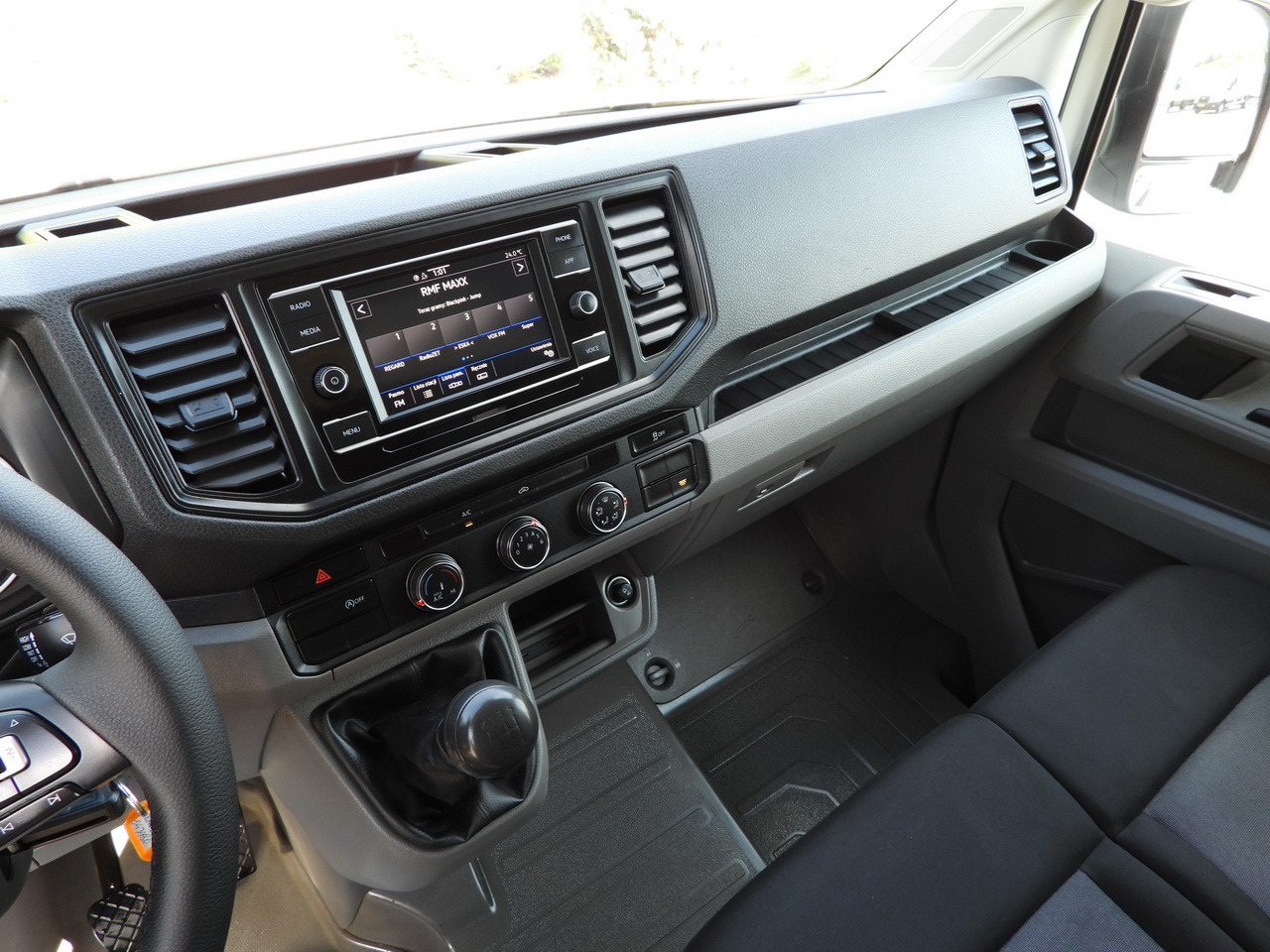 Furgoneta con lona VOLKSWAGEN CRAFTER TARPAULIN LIFT 8 PALLETS CRUISE CONTROL LED LIGHTS TWIN WHEELS AIR CONDITIONING  180HP: foto 32