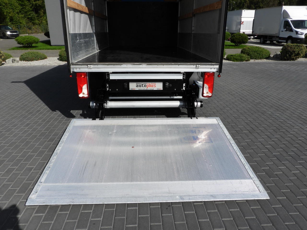 Furgoneta con lona VOLKSWAGEN CRAFTER TARPAULIN LIFT 8 PALLETS CRUISE CONTROL LED LIGHTS TWIN WHEELS AIR CONDITIONING  180HP: foto 16