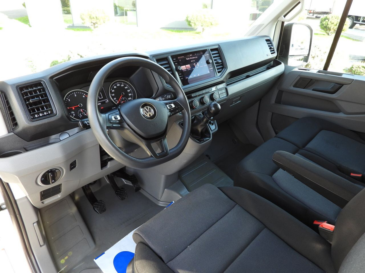 VOLKSWAGEN CRAFTER TIPPER CRUISE CONTROL NAVIGATION TWIN WHEELS AIR CONDITIONING  180HP - Furgoneta basculante: foto 2 VOLKSWAGEN CRAFTER TIPPER CRUISE CONTROL NAVIGATION TWIN WHEELS AIR CONDITIONING  180HP - Furgoneta basculante: foto 2