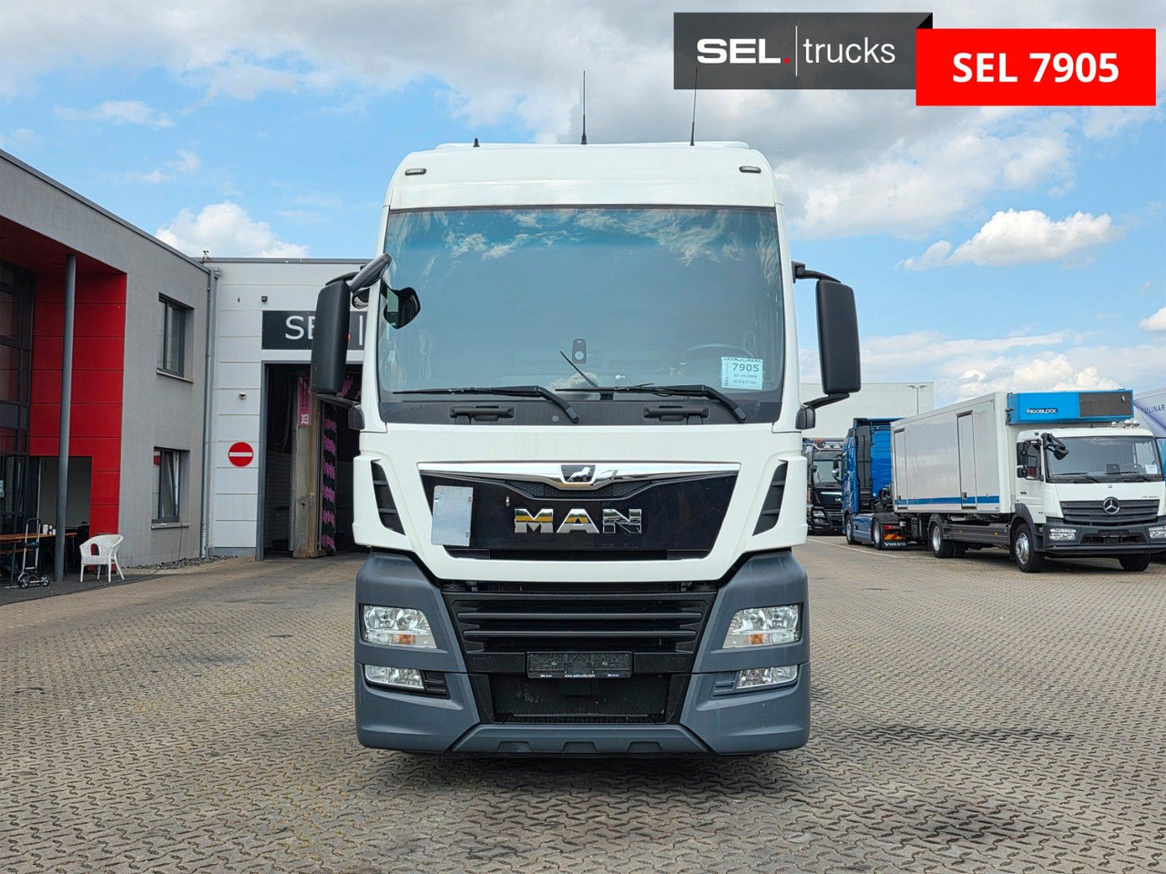 MAN TGX 18.460 4X2 LLS-U / Retarder - Cabeza tractora: foto 2 MAN TGX 18.460 4X2 LLS-U / Retarder - Cabeza tractora: foto 2