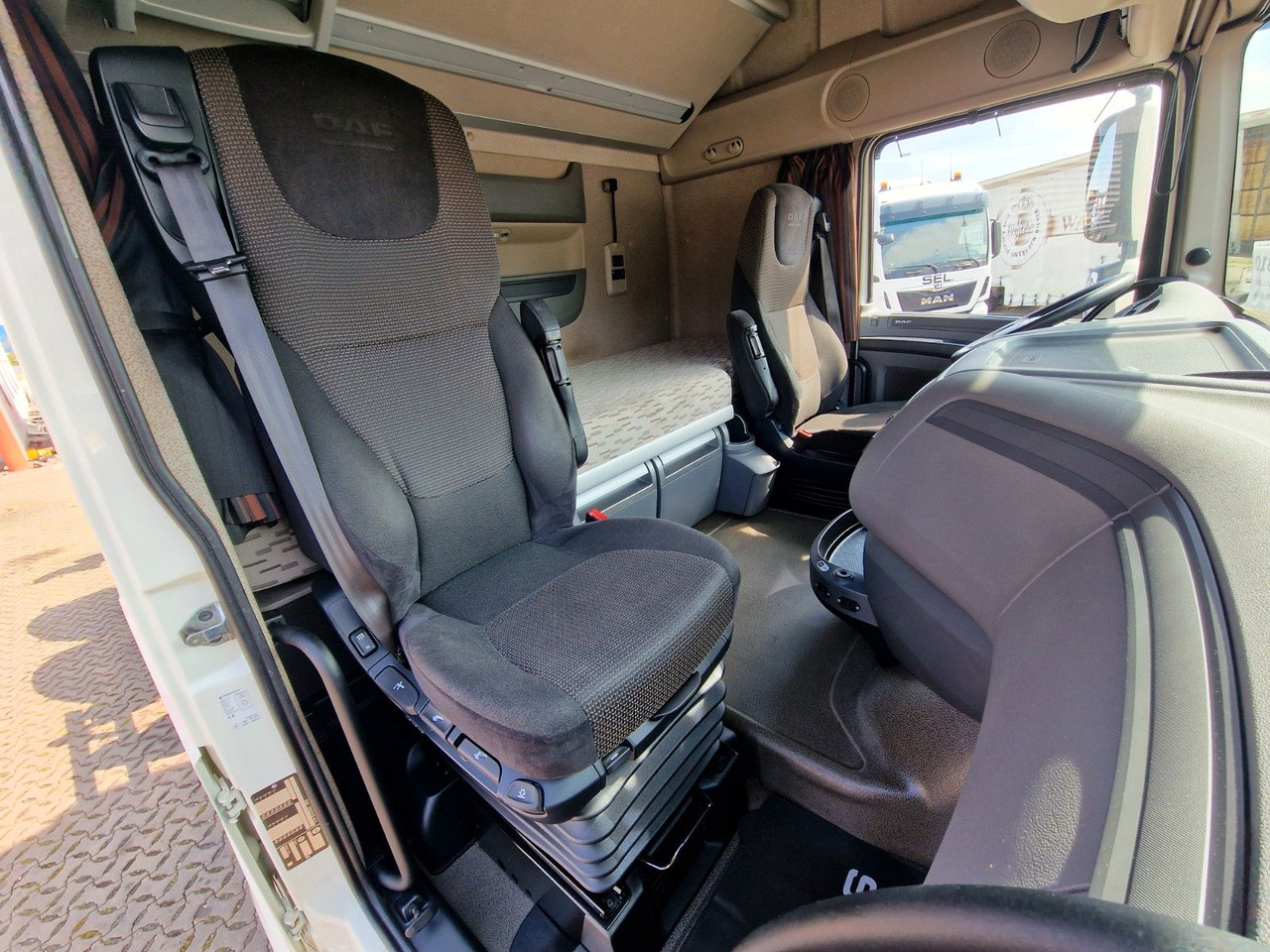 Camión portacontenedore/ Intercambiable DAF XF 460 FAN / Intarder / Lenkachse / Standklima: foto 17