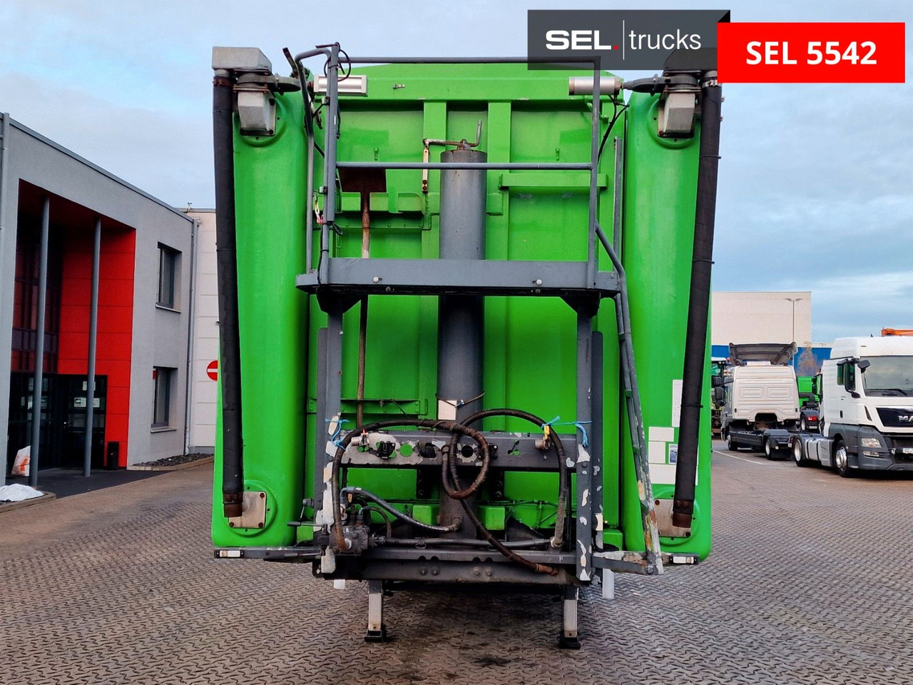 Kempf Duales Transportsyst.: Schüttgüter+Flüssikeiten Kempf Duales Transportsyst.: Schüttgüter+Flüssikeiten - Semirremolque volquete: foto 2 Kempf Duales Transportsyst.: Schüttgüter+Flüssikeiten Kempf Duales Transportsyst.: Schüttgüter+Flüssikeiten - Semirremolque volquete: foto 2