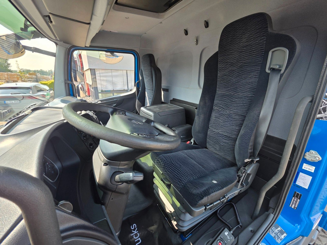 Camión caja cerrada Mercedes-Benz Atego 1221 / Ladebordwand: foto 17