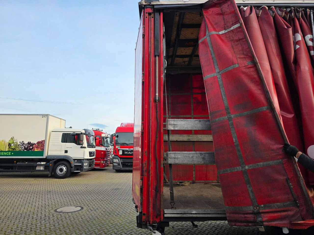 Semirremolque transporte de bebidas Schwarzmüller SJ: foto 20