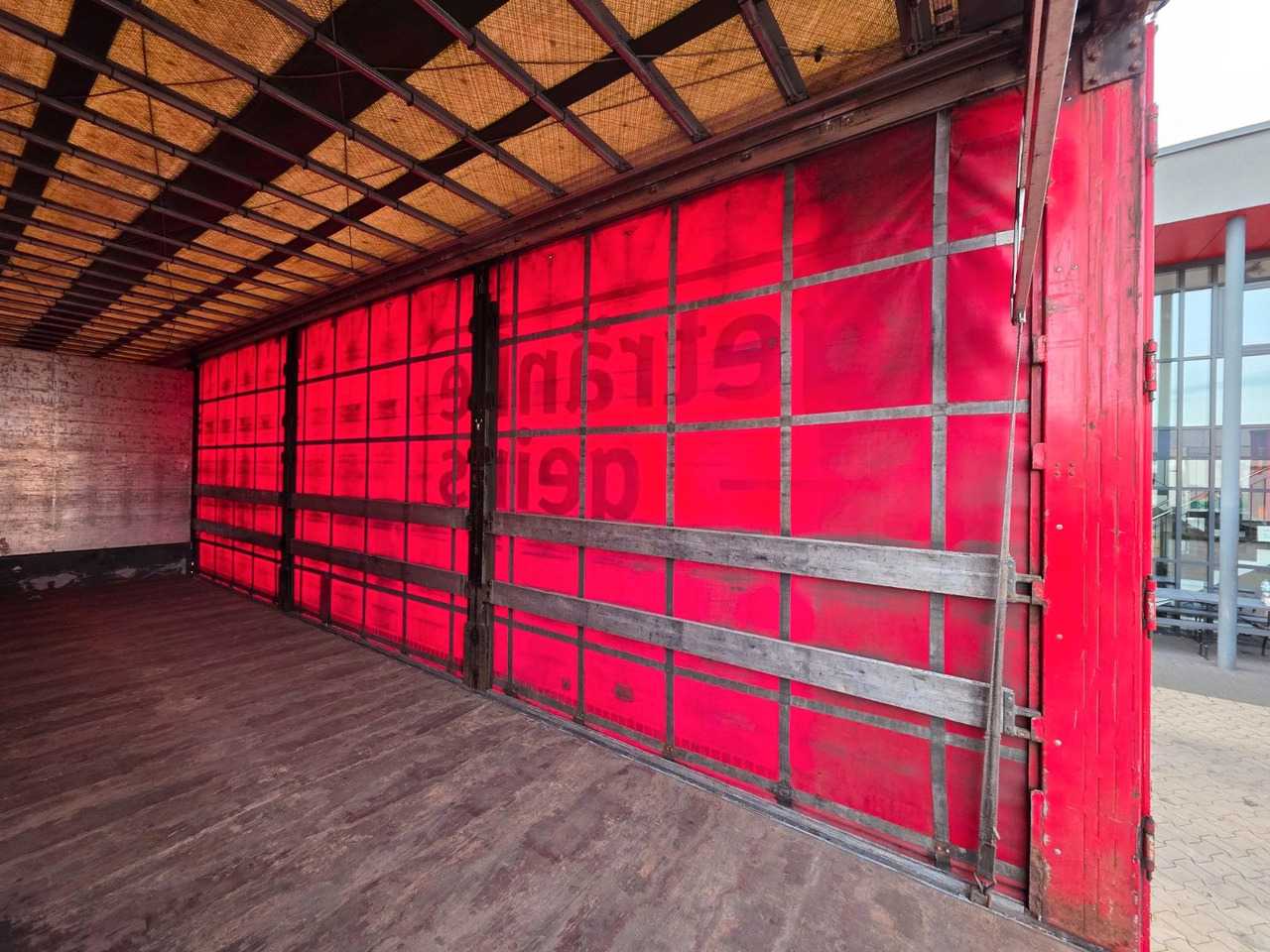 Semirremolque transporte de bebidas Schwarzmüller SJ: foto 16