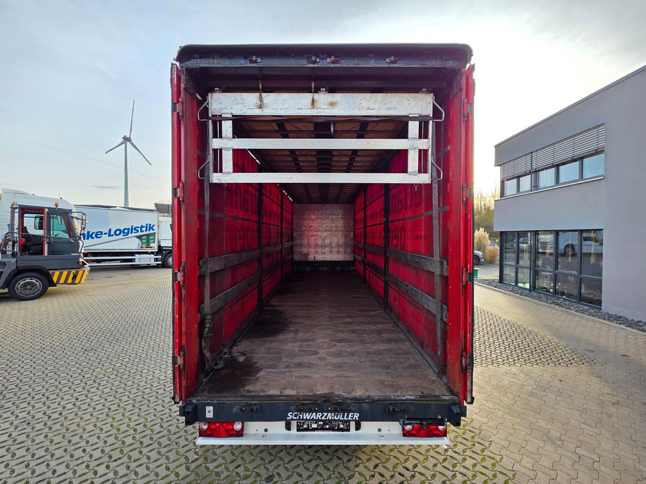 Semirremolque transporte de bebidas Schwarzmüller SJ: foto 11