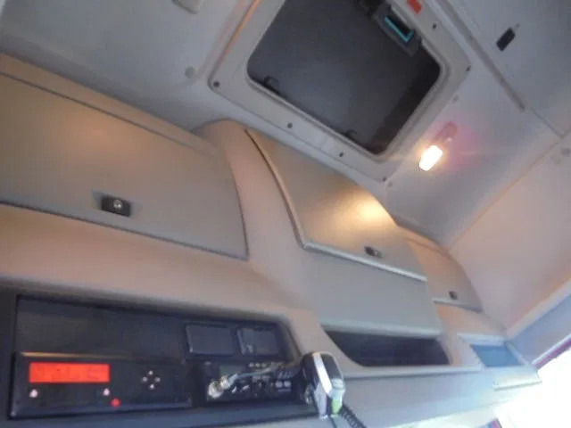 Cabeza tractora DAF CF 410 52 UNITS IN STOCK: foto 10 Cabeza tractora DAF CF 410 52 UNITS IN STOCK: foto 10