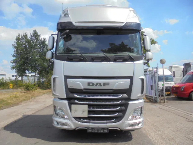 DAF XF 450 FTG 6X2 SUPER SPACE - Cabeza tractora: foto 2 DAF XF 450 FTG 6X2 SUPER SPACE - Cabeza tractora: foto 2