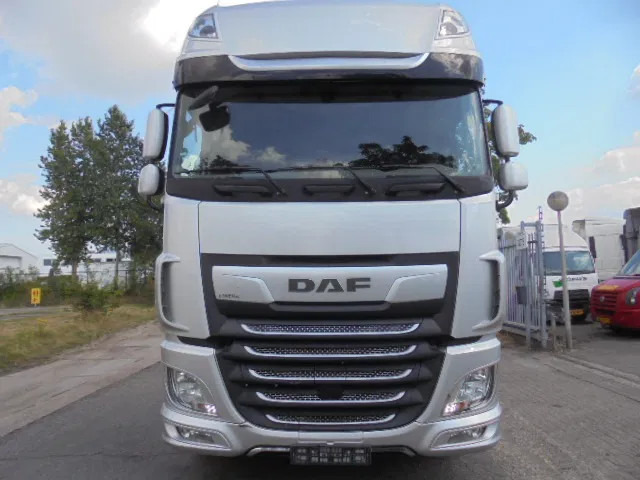 DAF XF 450 FTG 6X2 SUPER SPACE DUITSE BRIEF - Cabeza tractora: foto 2 DAF XF 450 FTG 6X2 SUPER SPACE DUITSE BRIEF - Cabeza tractora: foto 2